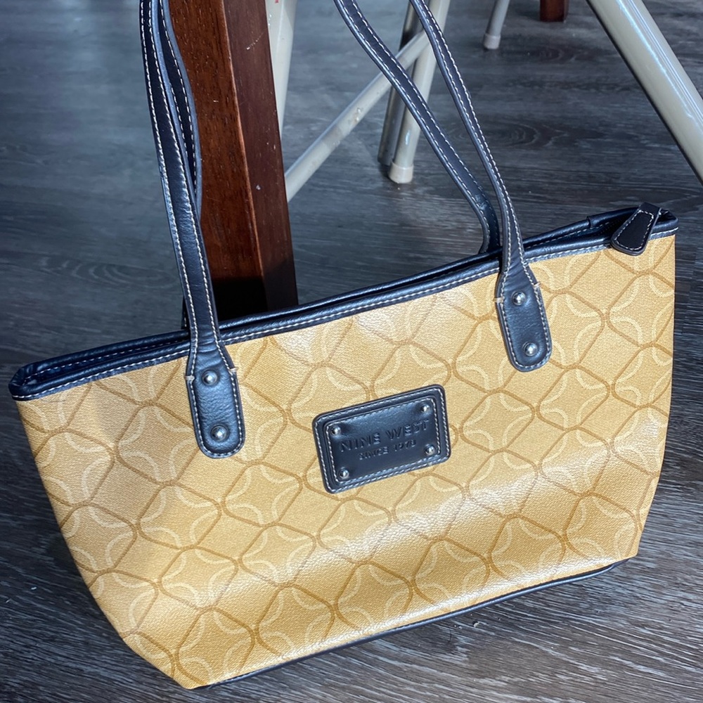 beige/tan Nine West purse (SINCE 1978)